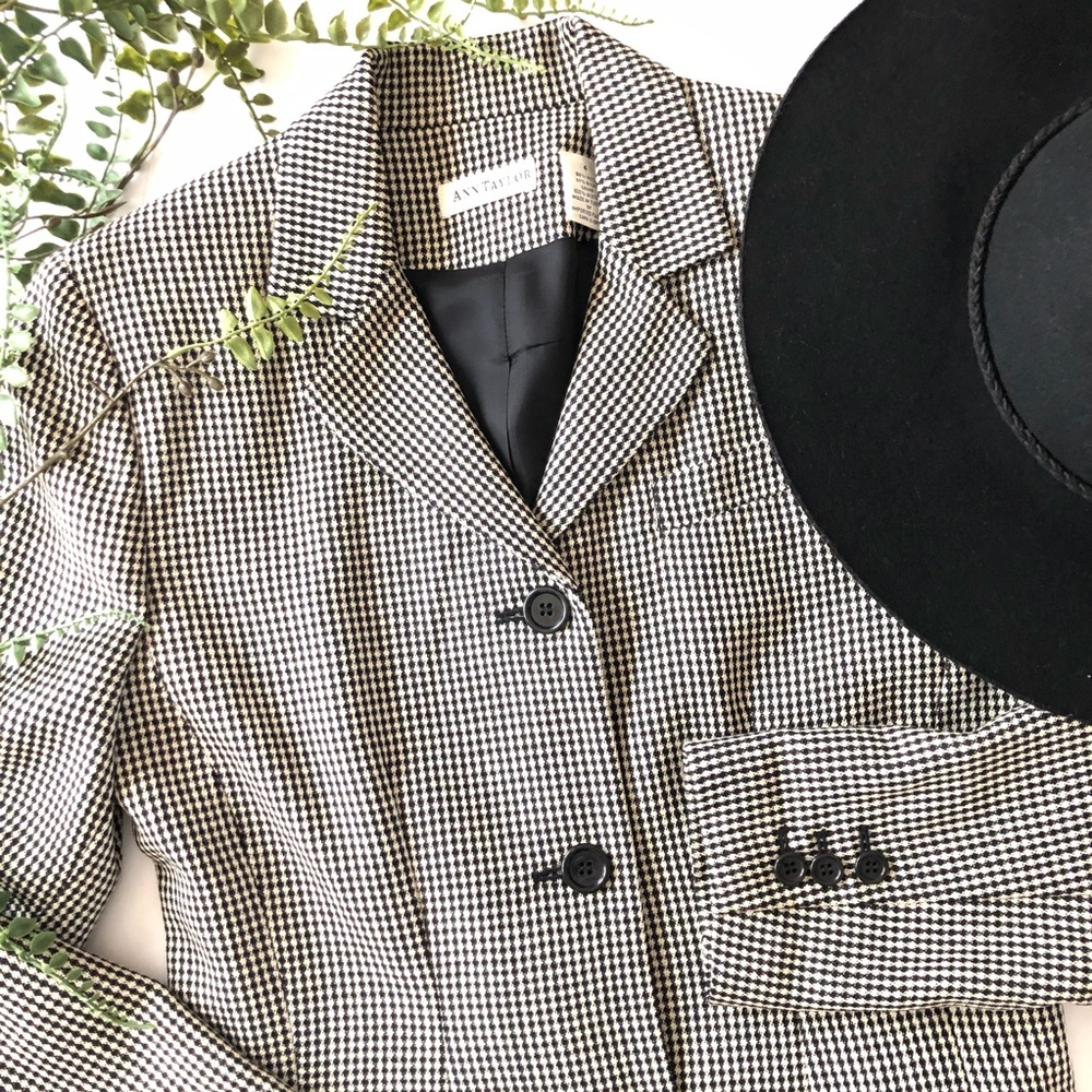 Ann Taylor houndstooth blazer. Black and Tan.